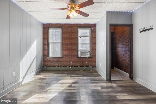 Foto del edificio - 3218 E Thompson St