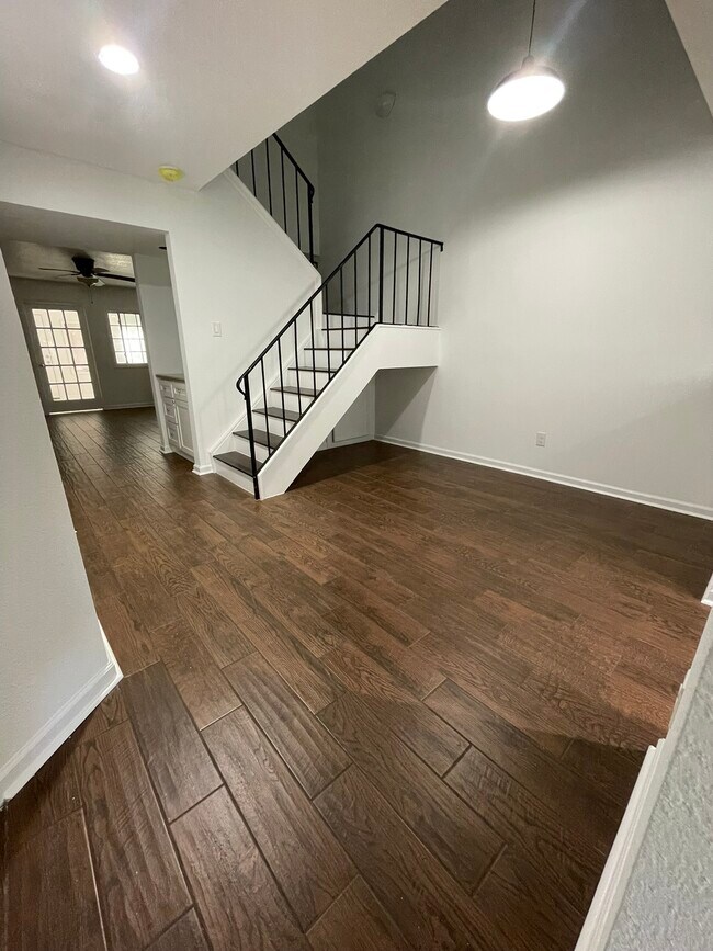 Foto del edificio - 5005 Georgi Ln