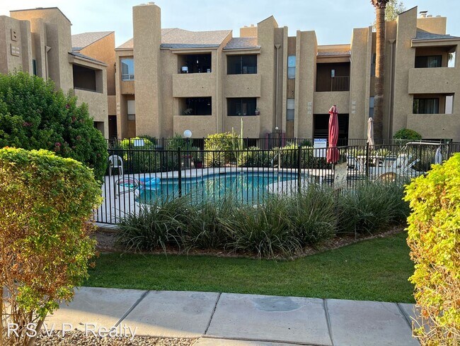 Foto del edificio - 1 br, 1 bath House - 7502 E. Thomas Rd., #204