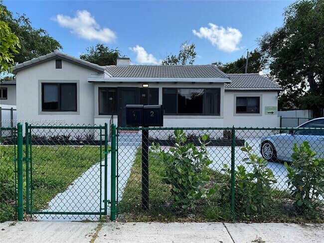 Foto del edificio - 418 NW 48th St