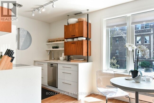 Photo du bâtiment - 10 Tennis Crescent