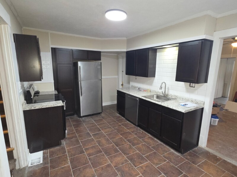 Foto principal - 4074 Skiff St