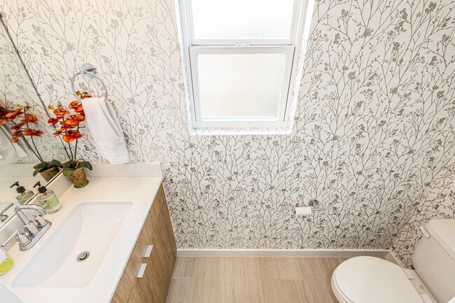 Building Photo - 514 Deer Path Lp