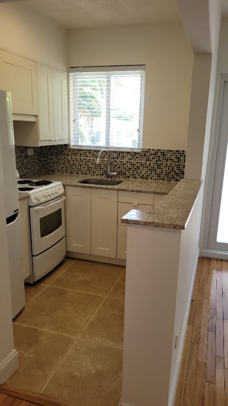 Building Photo - 9005 NE 8th Ave