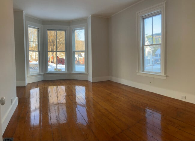 Foto del edificio - 22 Main St