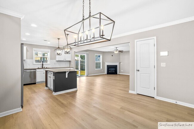 Foto del edificio - STUNNING 5 BEDROOM HOME IN WALNUT CREEK