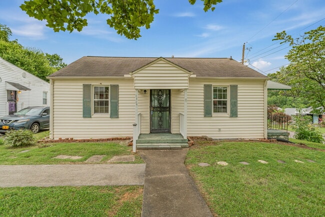 Photo - 1315 E Red Bud Rd (Knoxville, TN) House