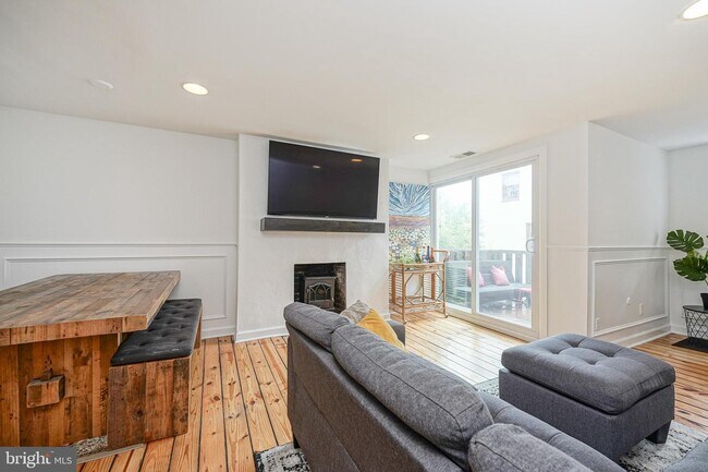 Building Photo - 510 S 11th St