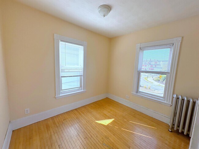 Foto del edificio - 145 College Ave