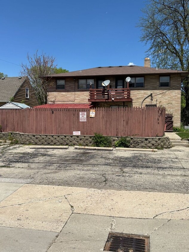 Building Photo - 7305 W Hampton Ave
