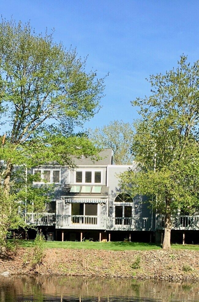 Foto del edificio - 60 Clintonville Rd