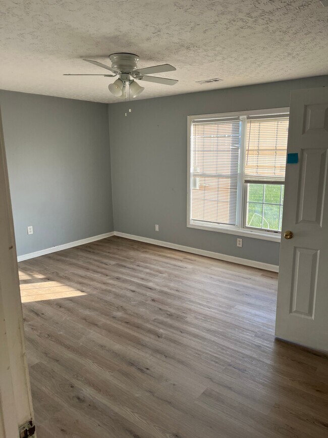 Foto del edificio - 13311 Bennettsville Rd