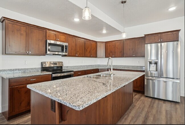 Foto del edificio - 2918 Pingree Ave E