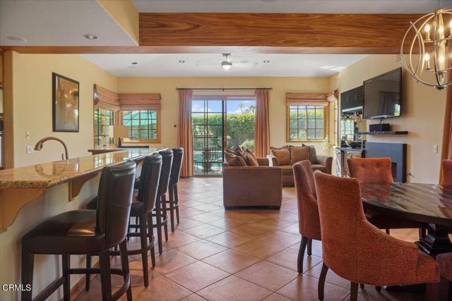 Foto del edificio - 550 N Indian Canyon Dr