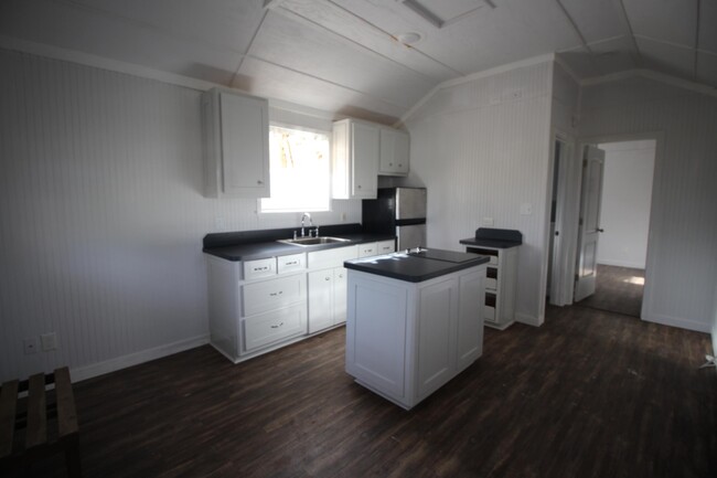 Building Photo - 449 Cherry Creek Ln