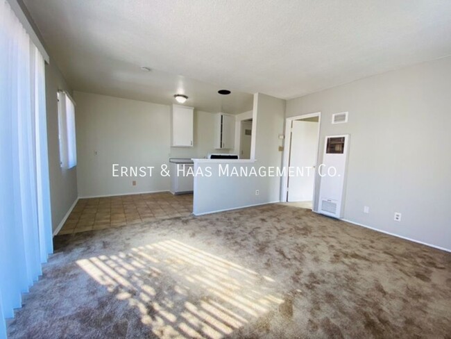 Building Photo - Lovely 1 Bedroom in a Very Well-Maintained...