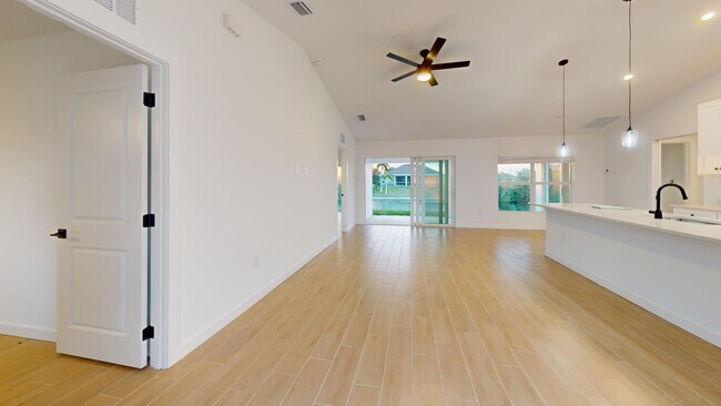 Foto del edificio - 2028 NE 6th Ave