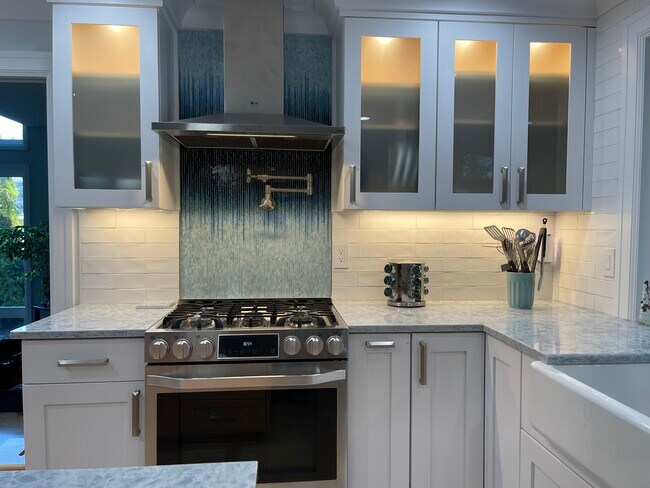 Foto del edificio - 16834 Cherry Crest Ave