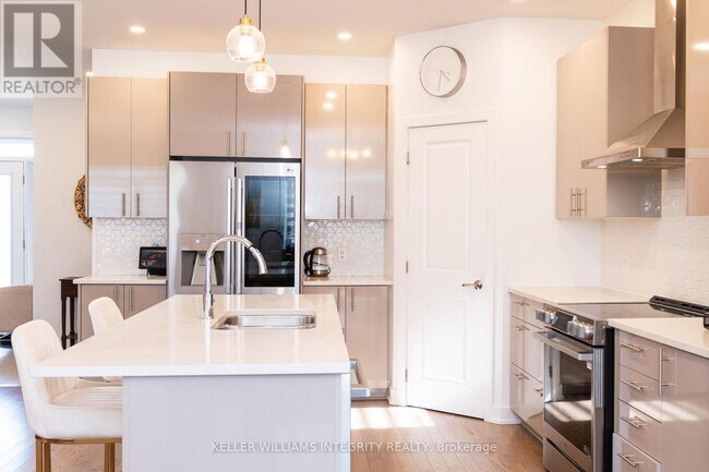 Building Photo - 744 Cope Dr