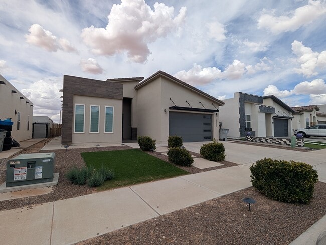 Building Photo - 12325 Desert Pine Ave