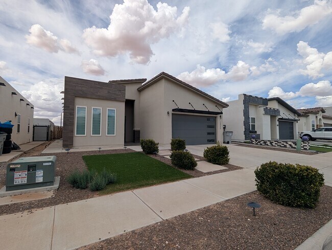 Foto del edificio - 12325 Desert Pine Ave