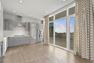 Building Photo - 4521 San Felipe St