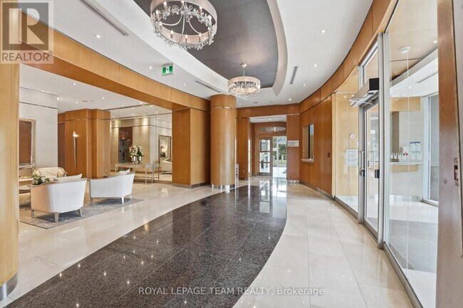 Building Photo - 38 Metropole Private