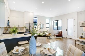 Building Photo - 2041-49 Diamond St