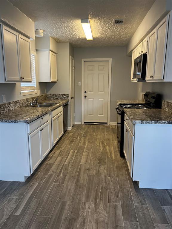 Building Photo - 13323 S Thorntree Dr