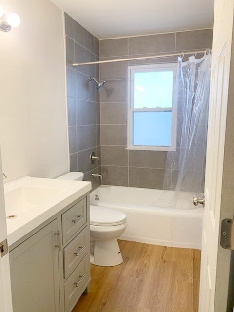 Bathroom - 2409 Superior St