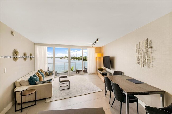 Foto del edificio - 9821 E Bay Harbor Dr