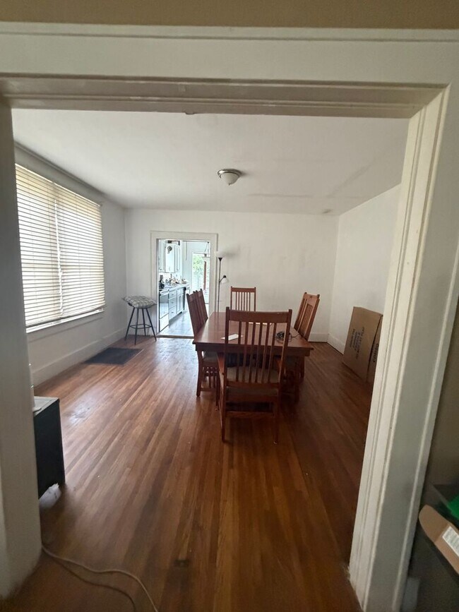 Foto del edificio - 620 E Delmar St