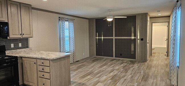 Building Photo - 2415 Catalpa St