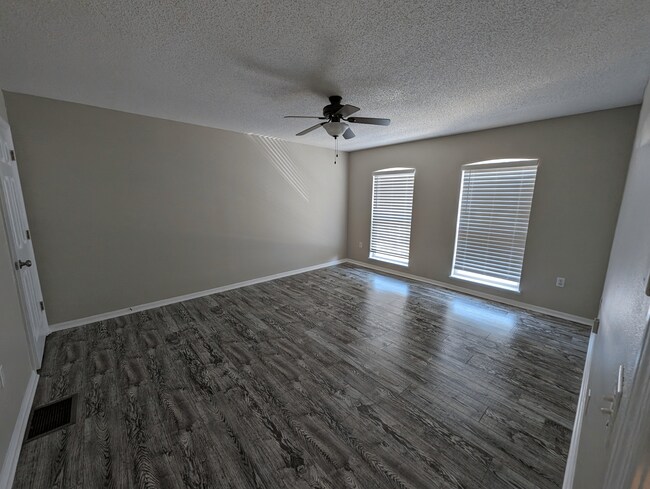 Foto del edificio - 4630 Ashburn Square Dr