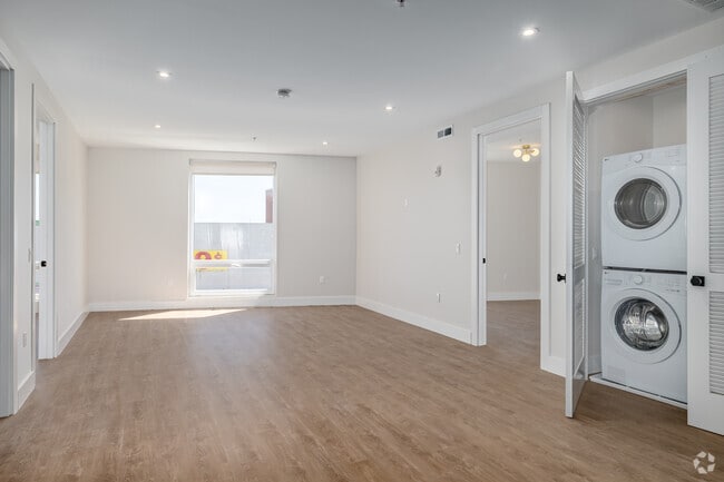 3BR, 2BA - 1,061SF - Living Room - 39 Lexington Ave