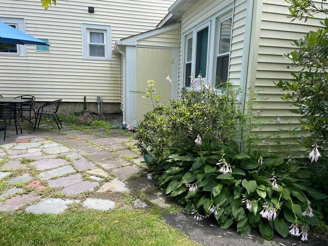 Foto del edificio - Furnished Colonial Cape rental in centrall...