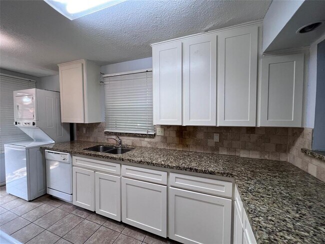 Building Photo - 5230 Arboles Dr