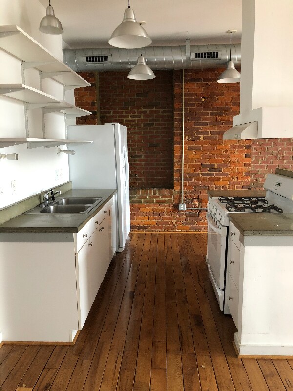Foto del edificio - 506 S Elm St
