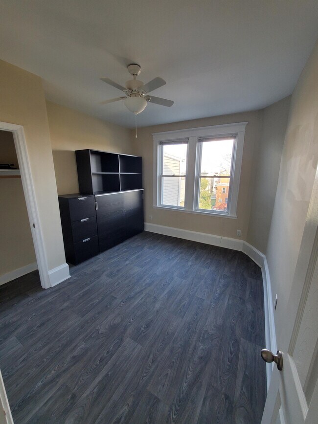 Foto del edificio - 2505 Brookfield Ave