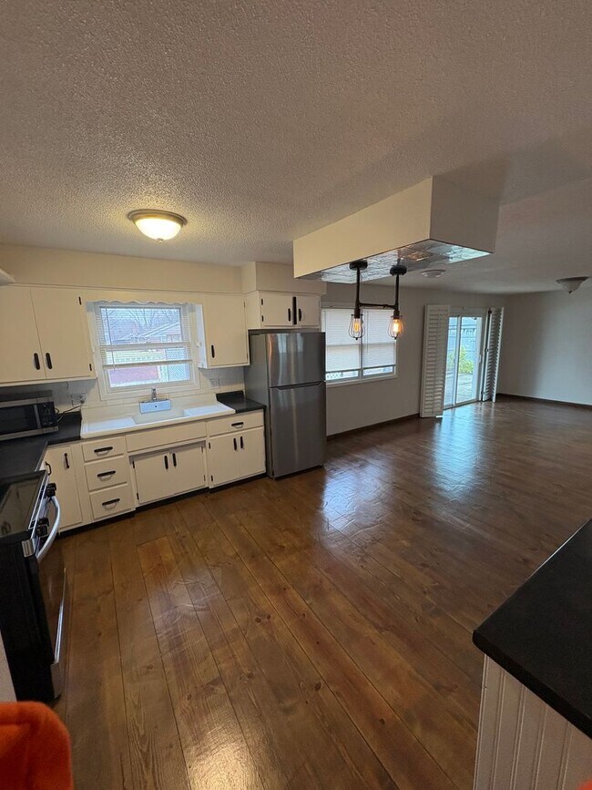 Foto del edificio - Updated Three Bedroom Single Family Home in Alexandria, Indiana