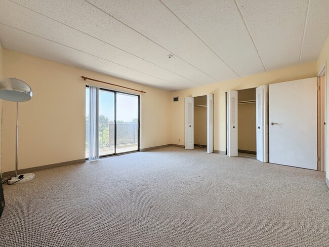 Building Photo - 185 Quincy Shore Dr