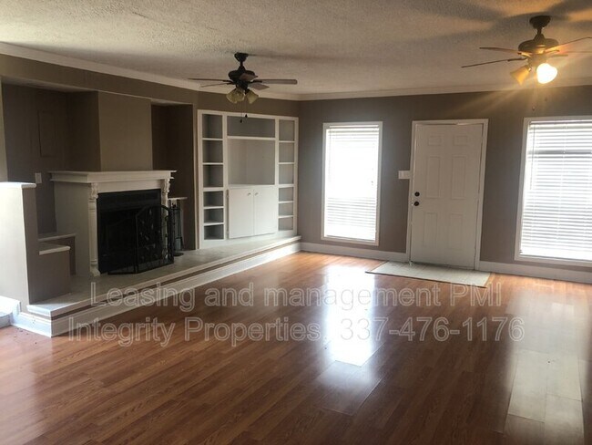 Building Photo - 1604 Southwood Dr