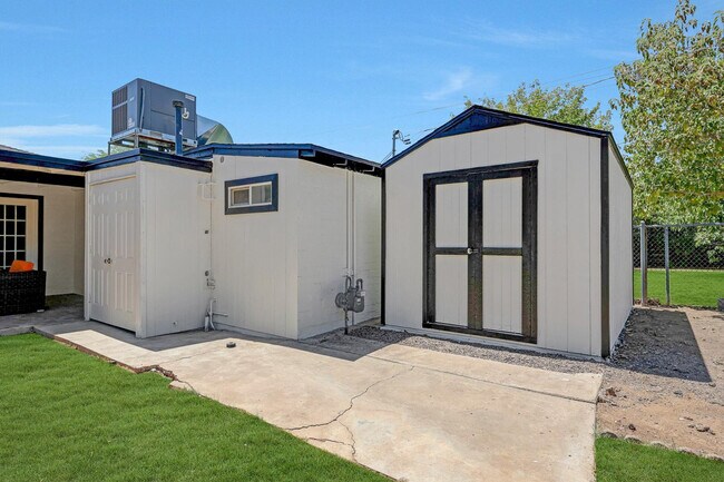 Foto del edificio - 224 W Glenrosa Ave