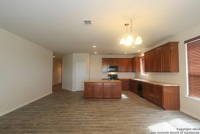 Building Photo - 4 br, 2 bath House - 3711 Lazy Diamond