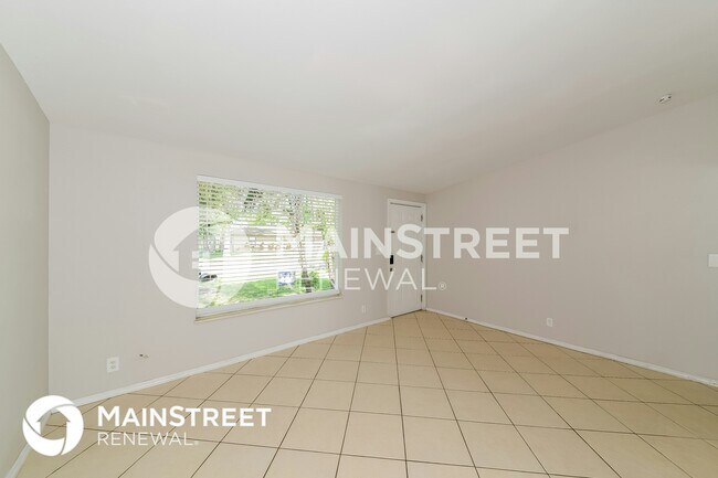 Building Photo - 5111 22nd St Ct E