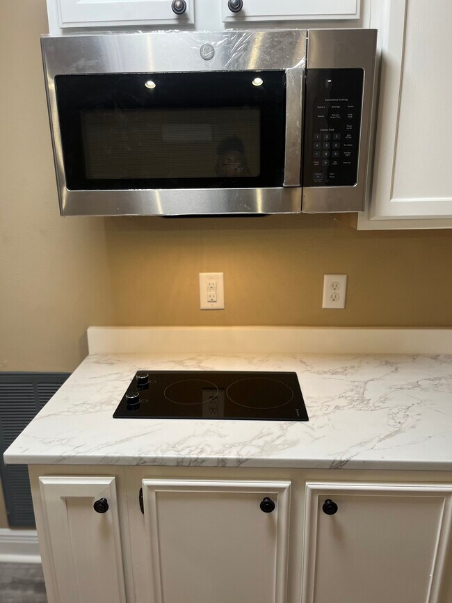 Foto del edificio - 3276 Maplewood Dr