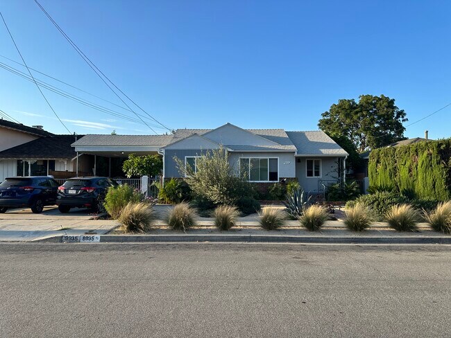 property view from street - 9935 Park St