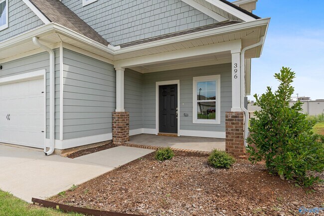 Foto del edificio - 396 Summit Lakes Dr