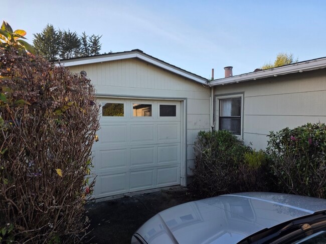 Building Photo - 4640 Crane St