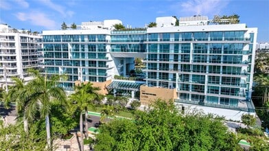 Building Photo - 9221 E Bay Harbor Dr